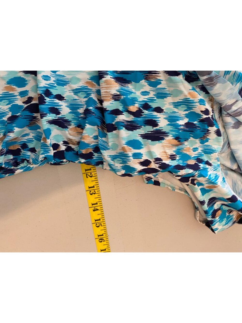 La Blanca Ruffle One-Piece Swimsuit Lace-Up Back Blue Abstract Print Medium - Picture 6 of 7